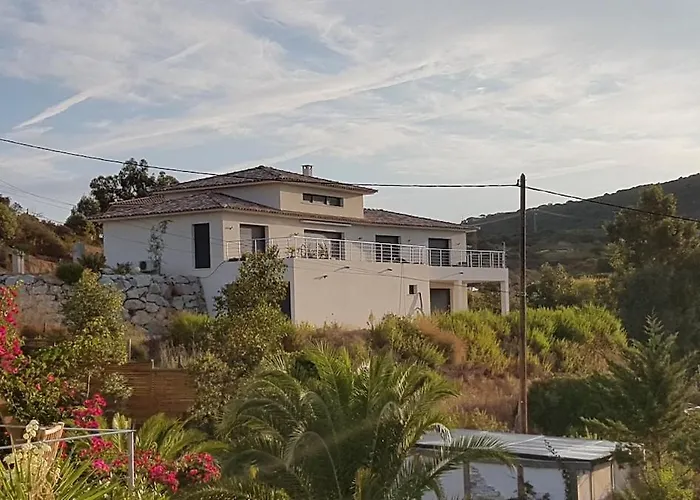 Superbe Moderne Sur Capo Di Muro Vila